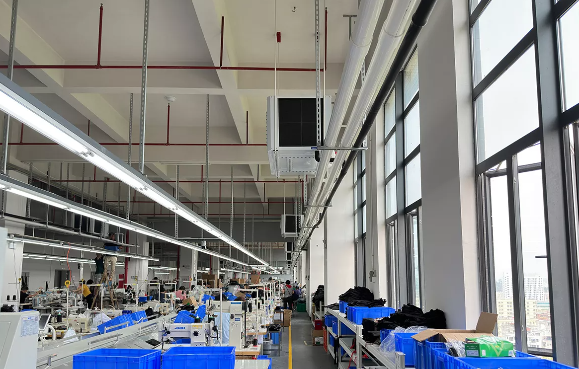 箱包厂夏季高温工人难留？专业降温厂家一站式解决闷热